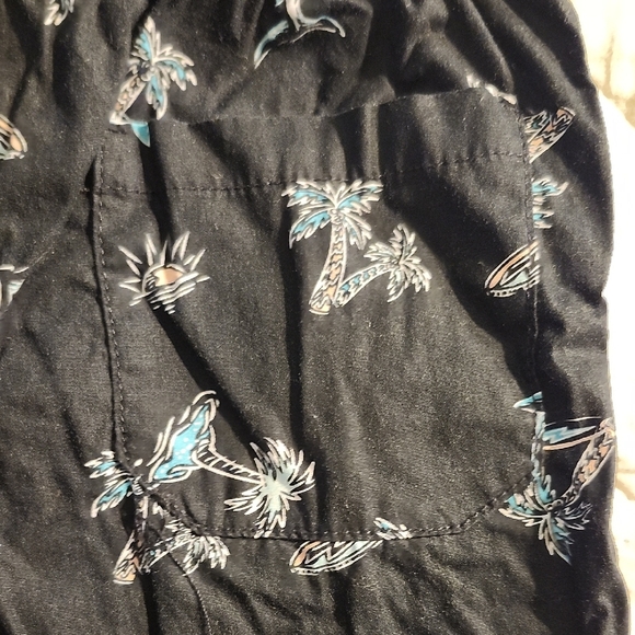 365Kids Tropical Shark Button Down Shirt & Matching Short Set,Size 7 - Picture 10 of 12